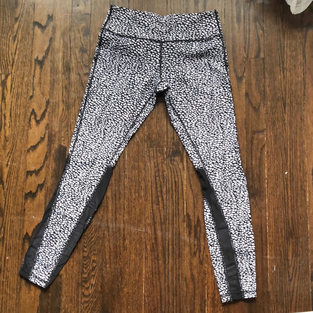 LULU LEMON PRINT AND MESH LEGGINGS!!!
